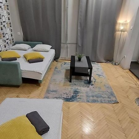 Studio 4 Apartment In The Party District Budapest Exterior photo